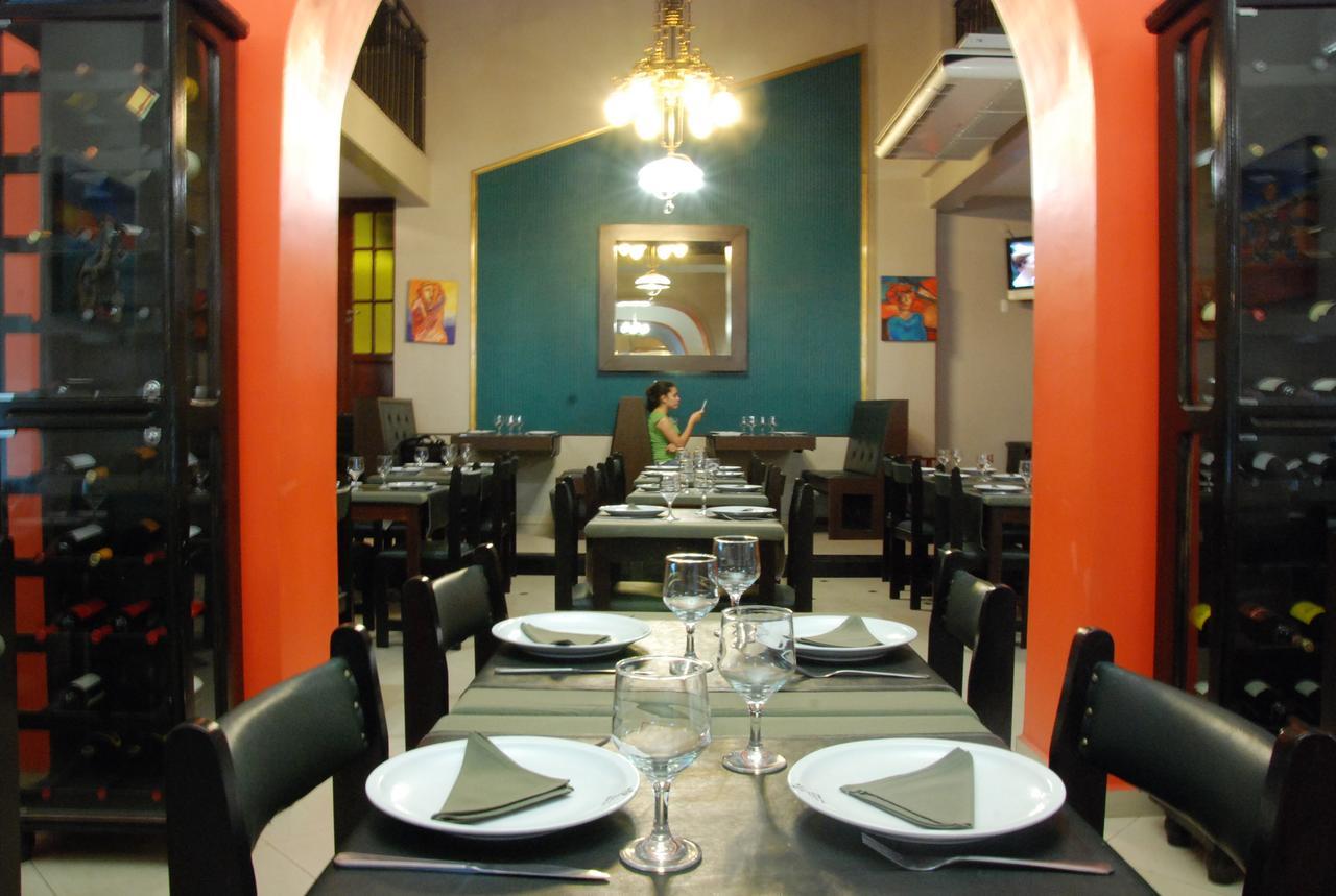 Hotel Savoy Santiago Del Estero Buitenkant foto